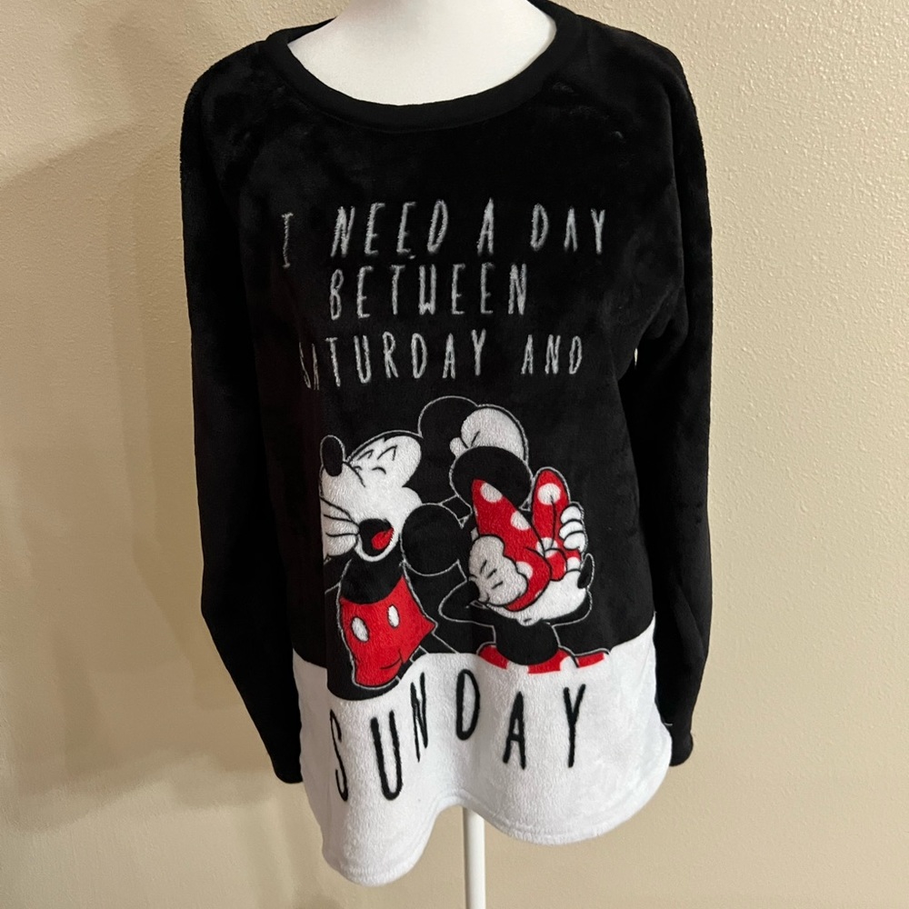 Disney plush lounge top size xl
